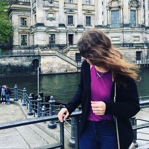 Meet your Posher, Felicia